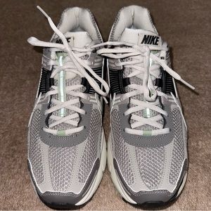 Nike Vomero 5 “Cobblestone Flat Pewter” Size 11